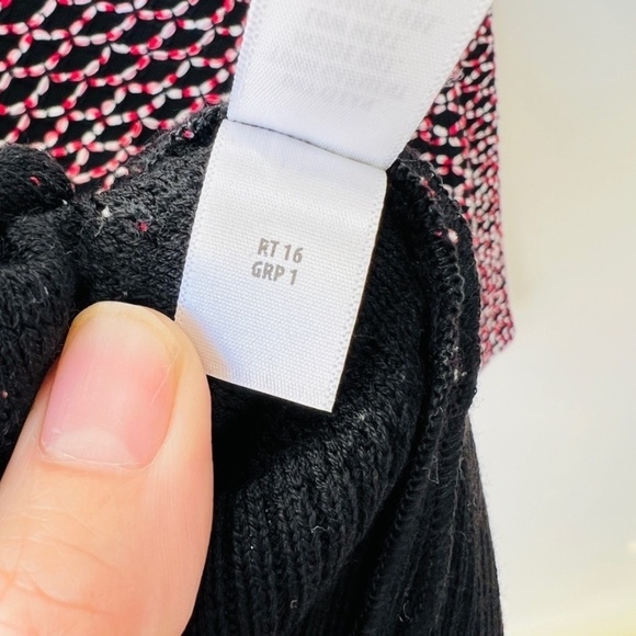 St. John textured Knit jacket, black/red, Size M E26 - Picture 11 of 11